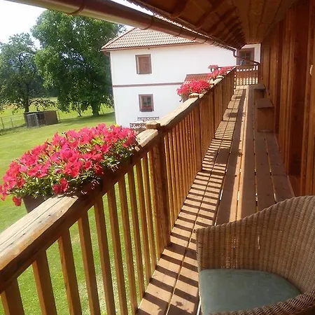 Farma Nahlov Apartmán Frymburk